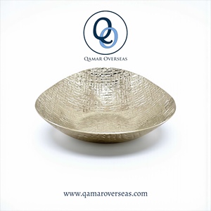 Bol de service en aluminium de forme amande avec motif gaufré pour la maison et la restauration/les restaurants, taille personnalisée disponible - Product Image 1