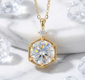 Collar Solitario Minimalista de Plata Esterlina con Baño de Oro de 14K y Moissanita Tallada, Certificado, Regalo para Mujer - Product Image 1