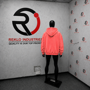 Sweat à capuche oversize rose corail effet vieilli avec clous colorés, poche avant, manches classiques, style moderne streetwear - Product Image 4