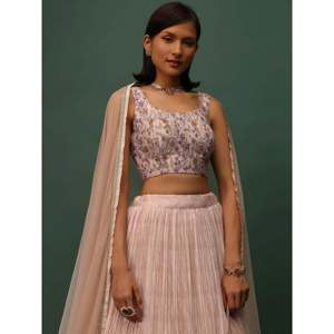 Conjunto de Lehenga Choli de Georgette para Boda con Precioso Estampado Floral Color Durazno y Dupatta - Product Image 3
