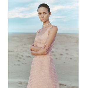 Vestido de Mujer de Alta Costura al por Mayor, Modelo ALESSIA LAYERING EMB DRESS con Acolchado de Cordón Cupro y Hilos Deshilachados a Mano - Product Image 5