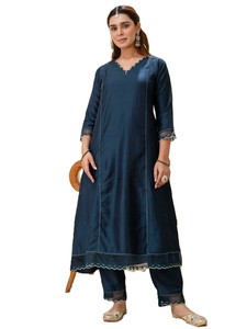 Salwar Kameez en Mélange de Soie Bleu Foncé avec Dupatta Brodé, Tenue Traditionnelle pour Femme, Longueur Cheville, Style Indien et Pakistanais, Prêt-à-porter - Product Image 2