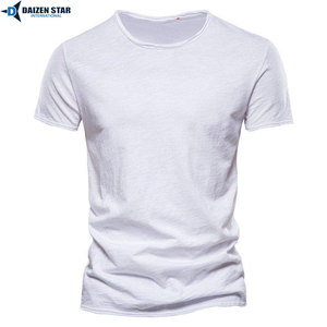 เสื้อยืดถักทรงเข้ารูปคอกลมแขนสั้นสีกรมท่าสำหรับผู้ชาย - Product Image 2