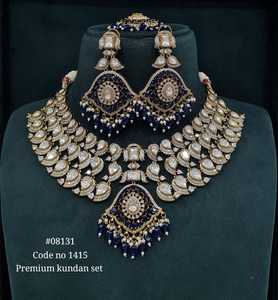Ensemble de collier et boucles d'oreilles Kundan de qualité supérieure 08131, ensemble de bijoux en laiton avec pierres en moissanite pour mariage, fiançailles, fête - Product Image 2