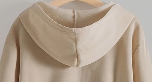 Sudadera con capucha corta minimalista para mujer, color beige crema, con cremallera metálica, forro polar, estilo oversize, top de streetwear, venta al por mayor OEM - Product Image 4