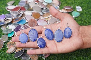 Pendentif Charme Vintage en Lapis Lazuli Naturel, Plaqué Argent, Fait Main, Pierre Précieuse Verte, Bijoux de Luxe en Cristal, Vente en Gros - Product Image 3