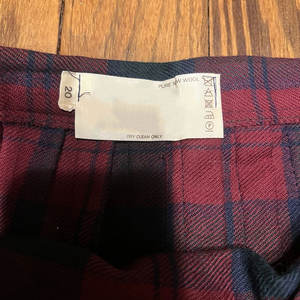 Kilt écossais plissé en laine Lindsay rouge et vert pour femme, jupe sur mesure en gros pour dames 2026 - Product Image 5