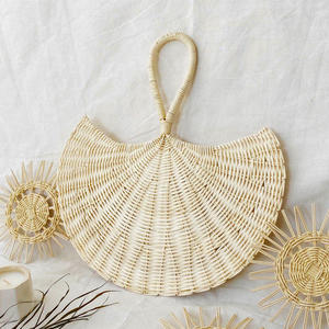 Adornos de pared de madera de alta calidad, abanicos de ratán hechos a mano para colgar en la pared. - Product Image 5