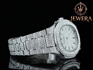 Reloj de Acero Inoxidable Plateado de la Mejor Calidad con Diamantes Mossinate, Reloj Impresionante para Hombres y Mujeres con un Atractivo Clásico - Product Image 3