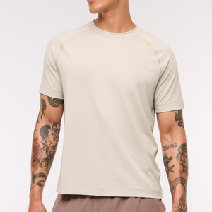 T-shirt Homme Slim Fit en Polyester Tricoté Extensible Léger pour la Gym et les Activités Sportives Séchage Rapide Impression Logo Personnalisé OEM ODM - Product Image 3