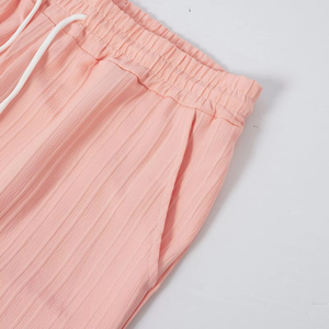 ชุดเซ็ตเสื้อเชิ้ตและกางเกงขาสั้นลำลองสำหรับผู้ชาย 2 ชิ้น สไตล์วินเทจ ผลิตจากผ้าโพลีเอสเตอร์/คอตตอน เป็นมิตรต่อสิ่งแวดล้อม เหมาะสำหรับฤดูร้อน รับผลิตตามแบบ ODM - Product Image 4