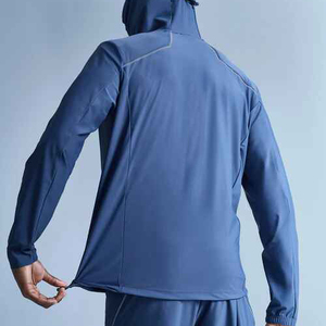 Ensemble survêtement deux pièces personnalisé pour homme : coupe-vent à capuche et short – Style urbain décontracté, grandes tailles – Fabricant de vêtements de sport - Product Image 6