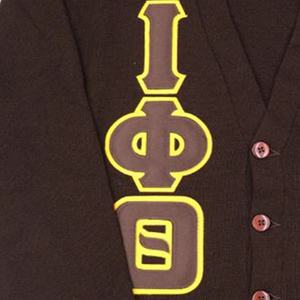 เสื้อคาร์ดิแกน Iota Phi Theta สีดำ คอวี แขนยาว ปักตัวอักษรและตราสัญลักษณ์ ชุดลำลองสำหรับผู้หญิง - Product Image 3