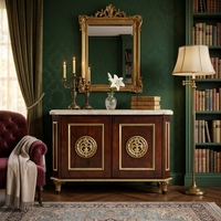 Buffet ancien français néoclassique en bois avec plateau en marbre, accents en laiton doré ornementé, armoire à 2 portes, meuble de salon et de salle à manger