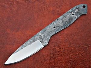 Couteau de chasse artisanal en acier inoxydable Pasha Enterprises, lame brute, manche en cuir, étui en cuir, couteau de survie pour le camping en plein air - Product Image 2