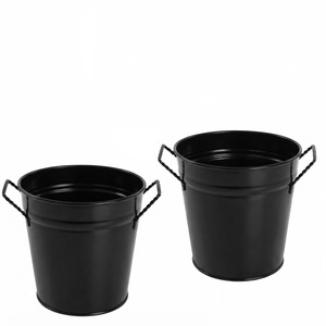 Pots de fleurs en métal noir avec logo personnalisé, revêtement en poudre, plusieurs tailles, seaux décoratifs de jardin avec poignées en fil métallique - Product Image 1