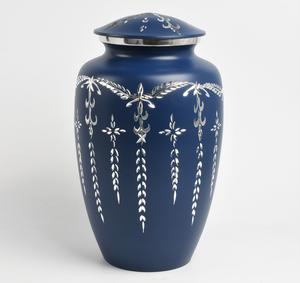 Urne funéraire en laiton/aluminium gravée avec un magnifique diamant bleu pour adultes, pour les cendres humaines. - Product Image 1
