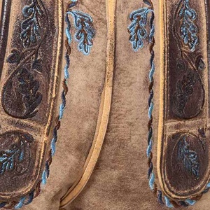 Pantalones cortos bávaros de cuero para hombre, estilo vintage, con bordado floral, cintura alta, con bolsillos decorativos y cinturón. - Product Image 5