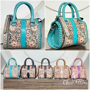 Bolsa de Viaje Vintage Hecha a Mano en Cuero Genuino con Diseño Floral, Cierre de Cremallera, Ligera, Duradera y Multifuncional, Estilo Rajasthan - Product Image 1