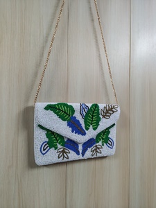 Bolso de mano con cuentas de cristal, diseño artesanal tradicional, bolso de moda para mujer, para uso en la noche y celebraciones, en venta. - Product Image 6