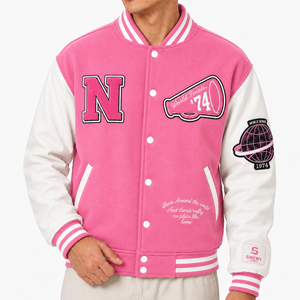 Blouson universitaire unisexe rose coupe-vent d'hiver avec patch brodé, style preppy, col montant, coupe régulière, logo frontal - Product Image 2