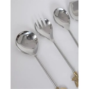 Ensemble cuillère et fourchette à dessert en résine faits à la main avec manche effet soleil |   Couverts radiaux créatifs avec support |   Cadeau unique pour un mariage ou une nouvelle maison - Product Image 3