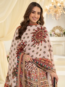 Élégante nouvelle tenue pakistanaise longue de créateur, style Sharara et Dupptta, au design raffiné. Achetez directement auprès d'un fournisseur indien au prix de gros. - Product Image 5