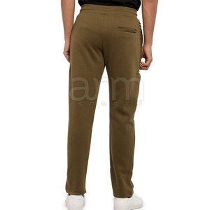 Pantalon de sport pour homme sur mesure, avec logo personnalisé, pour usage extérieur, en tissu lavé, fabriqué au Pakistan. - Product Image 4