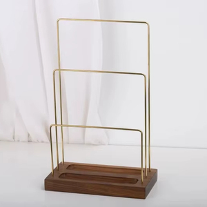 Présentoir à bijoux moderne à 3 niveaux avec barres suspendues, support de présentation pour colliers, base structurée, rangement élégant pour coiffeuse - Product Image 4