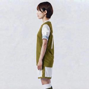 Camiseta de Fútbol Sublimada Personalizada para Mujer, Cuello en V, Manga Corta, Logotipo Blanco, 100% Poliéster, Corte Regular - Product Image 4
