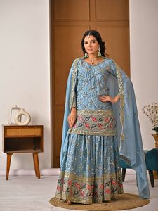 Ensemble Sharara de style pakistanais haut de gamme, Kurta en soie pure avec dupatta brodée, tenue ethnique pour fêtes et occasions spéciales - Product Image 2