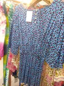 Camisa de Satén con Estampado de Estrellas al por Mayor, Corte Regular, Manga Larga, Lazos Azules, Top de Verano para Fiesta en la Playa, Ropa Casual al por Mayor para Mujer - Product Image 4