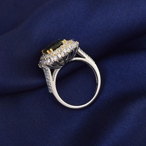 Anillo de Compromiso y Matrimonio de Plata de Ley 925 Chapado en Oro con Circonita Cúbica Verde de Lujo, Nueva Colección 2026, Joyería Fina para Mujer - Product Image 2