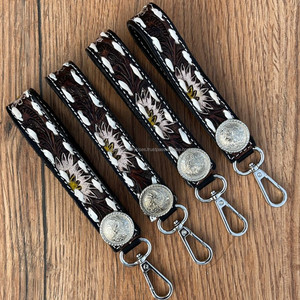 2024 haute qualité Western Floral repoussé cuir bracelet en cuir véritable porte-clés voiture maison porte-clés sangle titulaire lanière femmes - Product Image 6