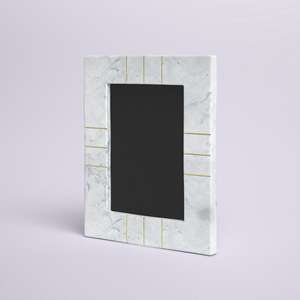 Cadre photo en résine blanche avec lignes dorées - Product Image 3