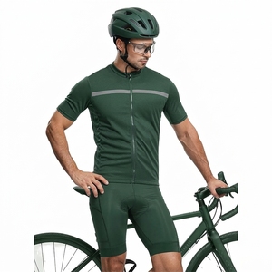 Ensemble de tenue de cyclisme personnalisé avec étiquette sur mesure, maillot et short de cyclisme au design personnalisé - Product Image 5