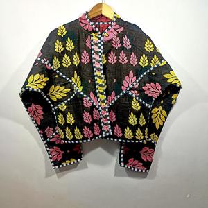 Veste bohème hippie réversible en coton Kantha matelassé, faite à la main, respirante, aux couleurs assorties - Product Image 4