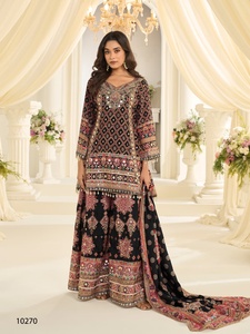 Élégante nouvelle tenue pakistanaise longue de créateur, style Sharara et Dupptta, au design raffiné. Achetez directement auprès d'un fournisseur indien au prix de gros. - Product Image 3