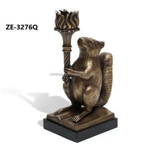 Bougeoir en métal rustique fait à la main, design vintage artistique pour la décoration créative de la maison et les salons traditionnels, Noël - Product Image 1