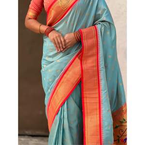 Chal de seda Paithani tradicional Elite Weaves con motivos tejidos en Zari y pallu de pavo real Meenakari, largo para mujer - Product Image 1