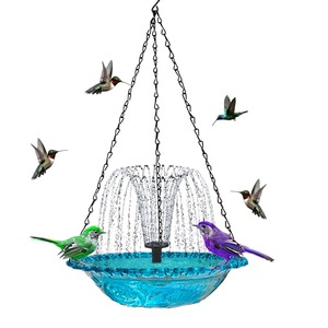 Bassin métallique bien formé pour oiseaux, offrant une grande surface pour qu'ils puissent sauter et boire, une création exceptionnelle par BLUE RIBBON. - Product Image 1