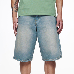 Shorts en jean pour homme de haute qualité avec logo personnalisé, style vintage, coupe ample, denim respirant, taille mi-haute, idéal pour l'été chaud - Product Image 1