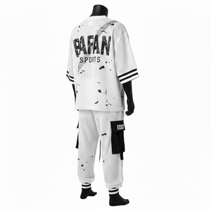 Ensemble maillot et pantalon en mesh polyester respirant pour homme, 180 GSM, design à panneaux blancs et noirs, logo personnalisé par transfert thermique, 2 pièces. - Product Image 5