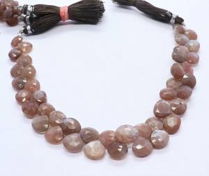 Perles de pierre de lune naturelle AAA en forme de cœur à facettes, 8-9 mm, brin de 8 pouces - Product Image 6