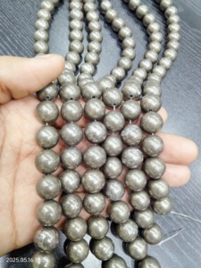 ลูกปัดพลอยไพไรต์แท้ธรรมชาติทรงกลมเรียบเนียน – ลูกปัดคริสตัลขัดเงาคุณภาพระดับ AAA สำหรับทำเครื่องประดับ - Product Image 4