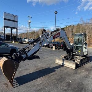 Compre la potente excavadora Bobcat E88 diseñada para sitios de trabajo exigentes con un rendimiento fuerte, manejo suave y un largo plazo de duración. - Product Image 1