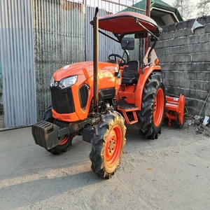 Tracteur Kubota L5018, machine agricole miniature fiable pour l'agriculture, l'aménagement paysager, la tonte, le chargement et le déneigement. - Product Image 5