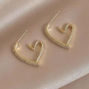 Pendientes de Aro con Moissanita en Forma de Corazón, Plata de Ley 925, Chapados en Oro, Diseño Minimalista de Amor, Joyería Fina para Mujer - Product Image 1