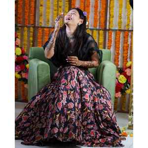 Magnifique vêtement traditionnel chinois, Lehenga Choli pour les fêtes, avec un imprimé époustouflant - Product Image 6