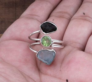 Anillo de Plata de Ley 925 con Topacio Azul Clásico y Granate, Piedra Preciosa Natural, Regalo de Piedra Natal de Diciembre/Enero para Mujer - Product Image 3